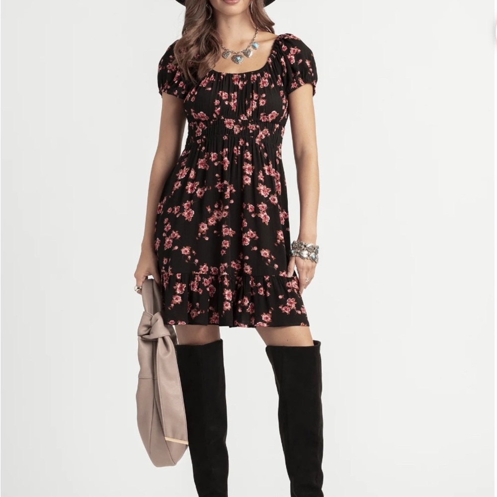 Jessica Simpson Women’s Leah Ruched Empire Dress Size: S